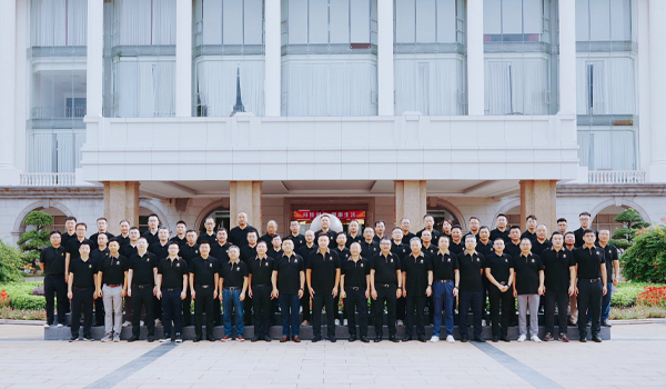 蓝鲸体育集团电子新材料行业会议在广东东莞总部成功召开